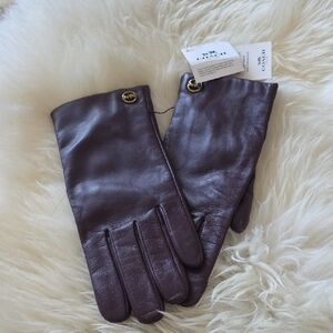 Beautiful NWT Coach Deep Berry Plaque Leather Women's Tech Gloves 🫐🎁